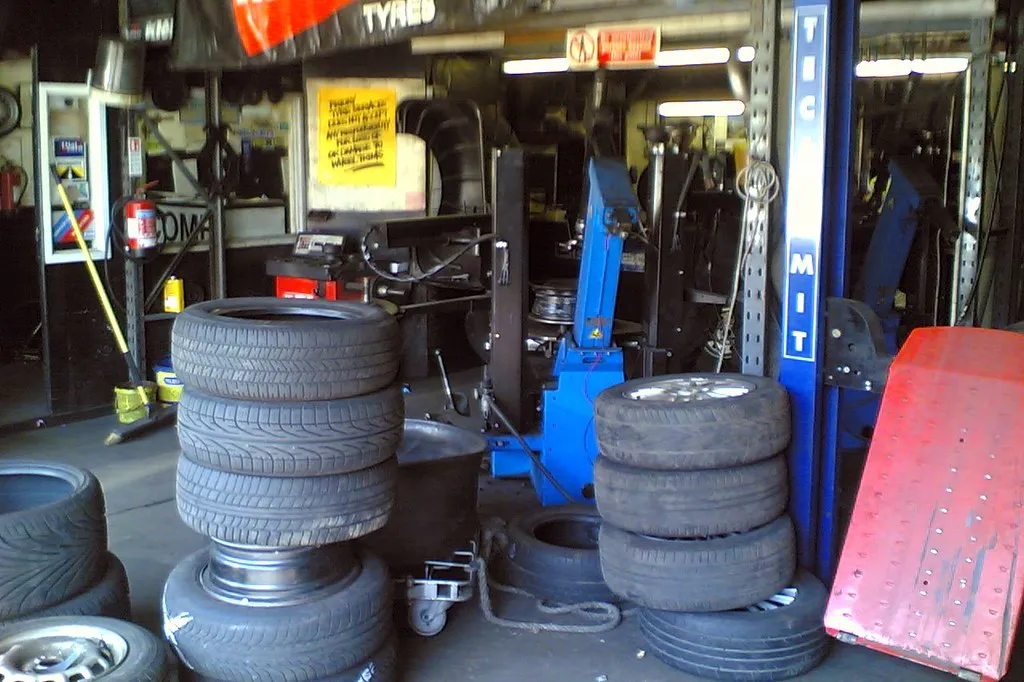 Illustrative image for Garage Door Services in Fort Myers and Cape Coral